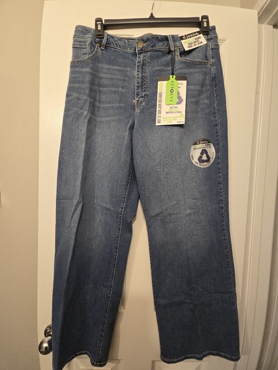 d. jeans Denim - d. jeans Women's Bootcut Jeans - Mid Blue